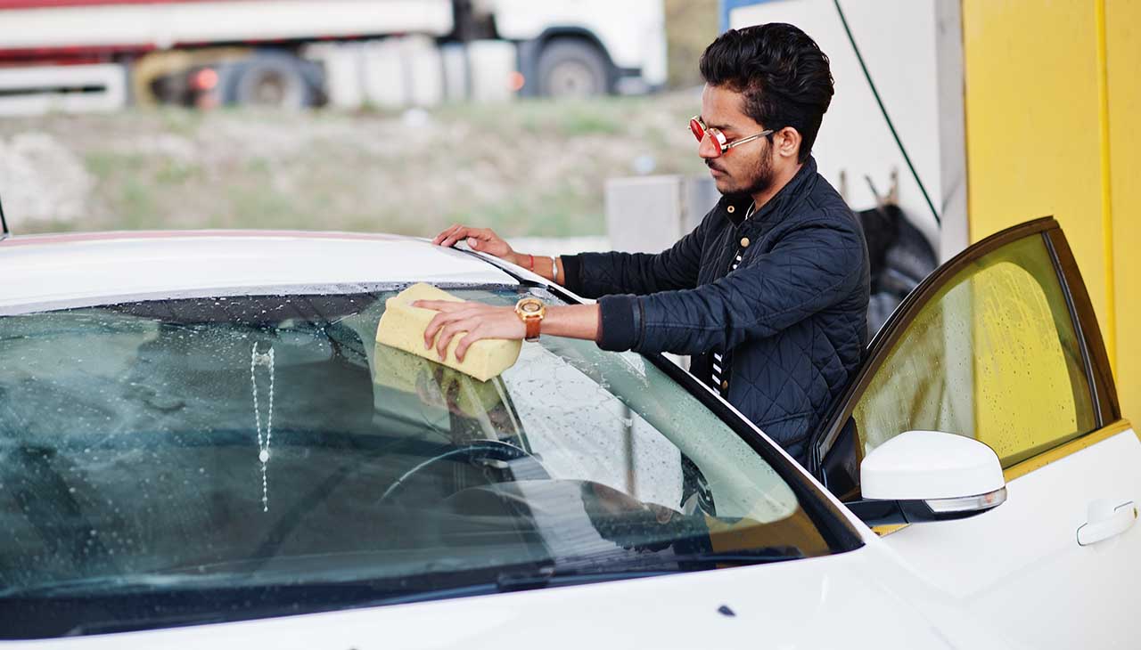 The Process of Professional Windshield Replacement